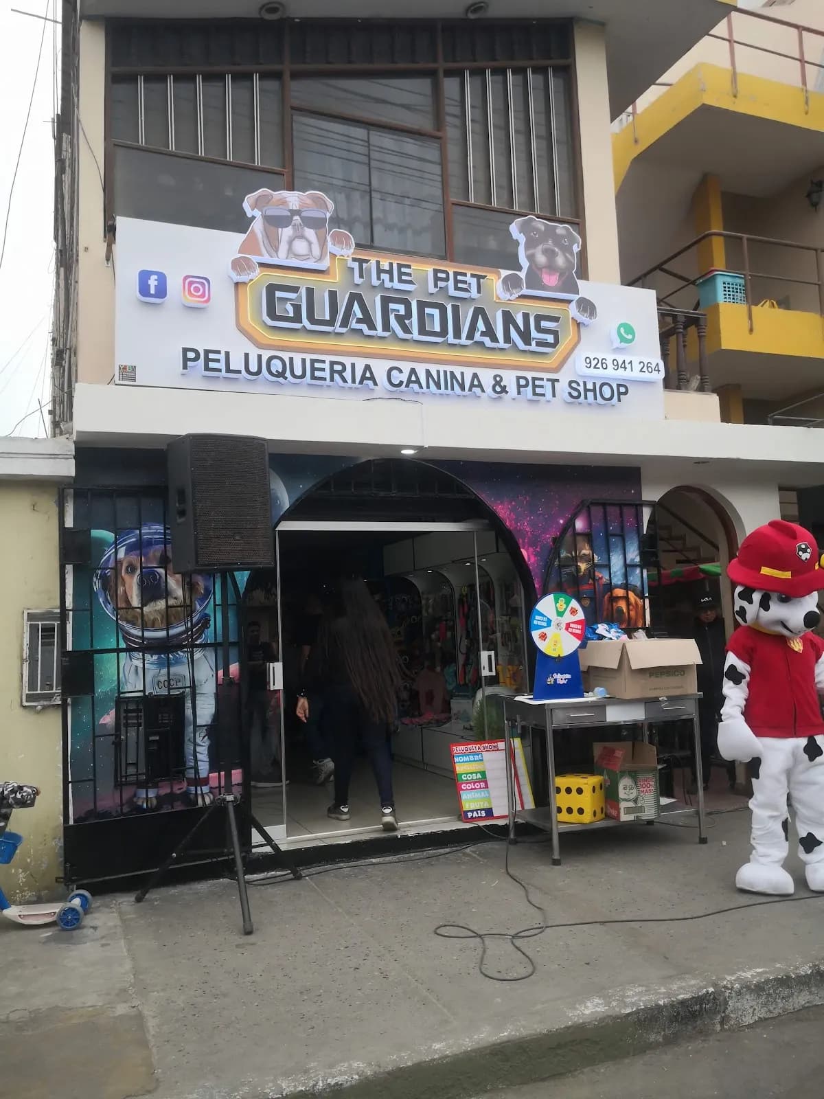 THE PET GUARDIANS (Veterinaria)